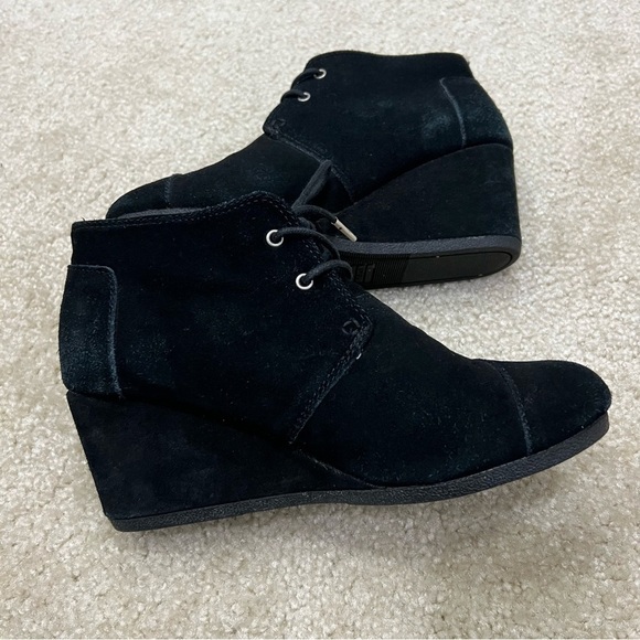 Toms Black Suede Desert Wedge Ankle Boots Booties 380515 Women Size 9 Lace Up, - Picture 1 of 13